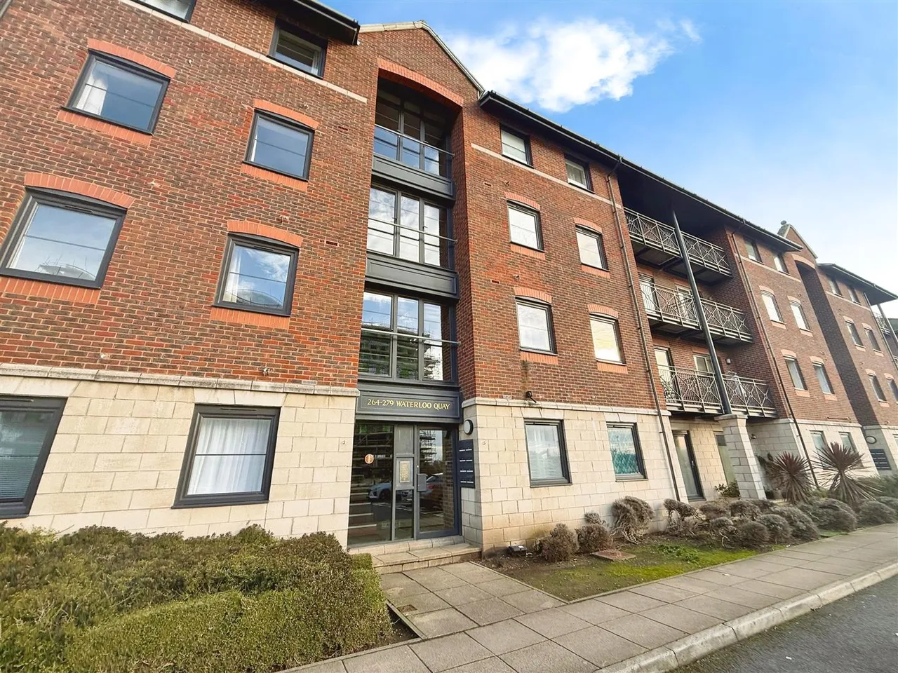 2 bed house to rent, Waterloo Road, Liverpool, L3
