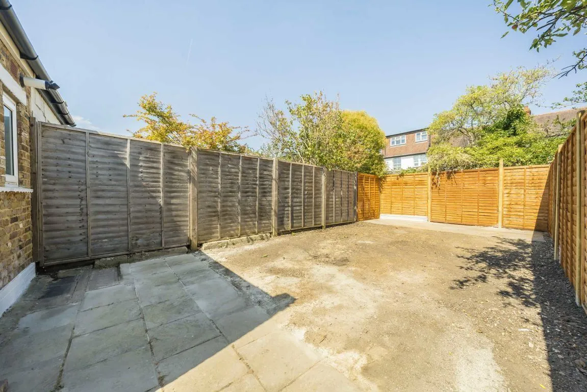 Northcote Road, KT3, photo 6