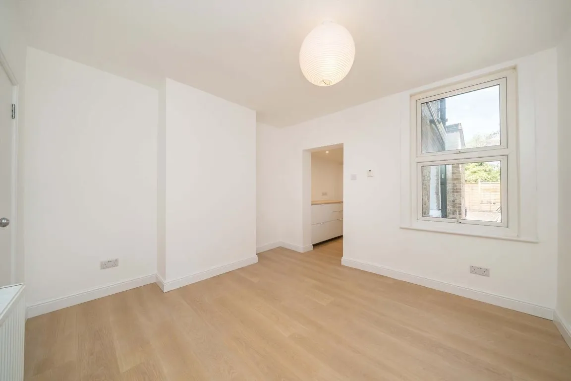 Northcote Road, KT3, photo 2