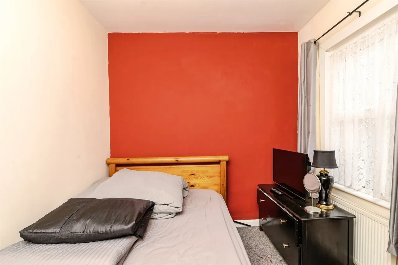 Lorne Park Road, LOWESTOFT, photo 12