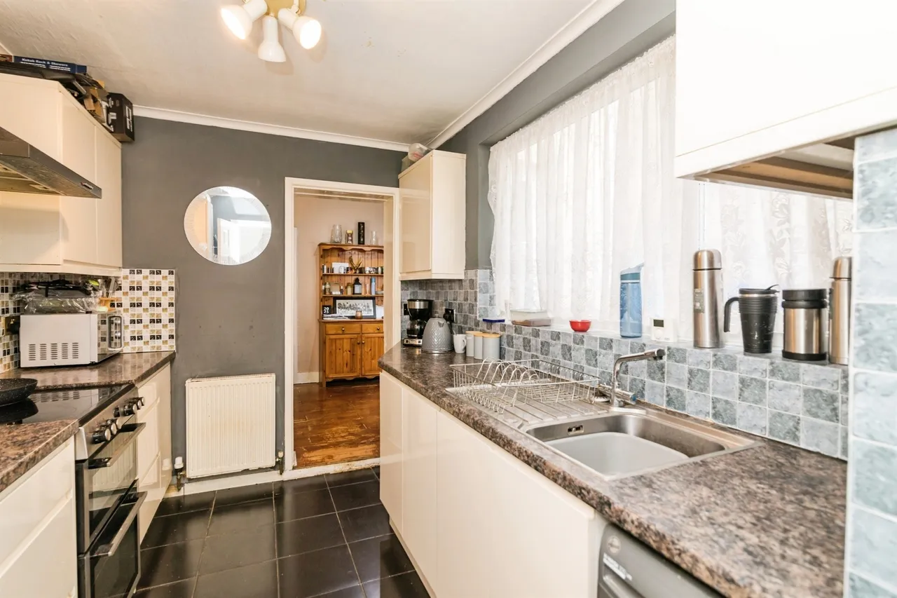 Lorne Park Road, LOWESTOFT, photo 7