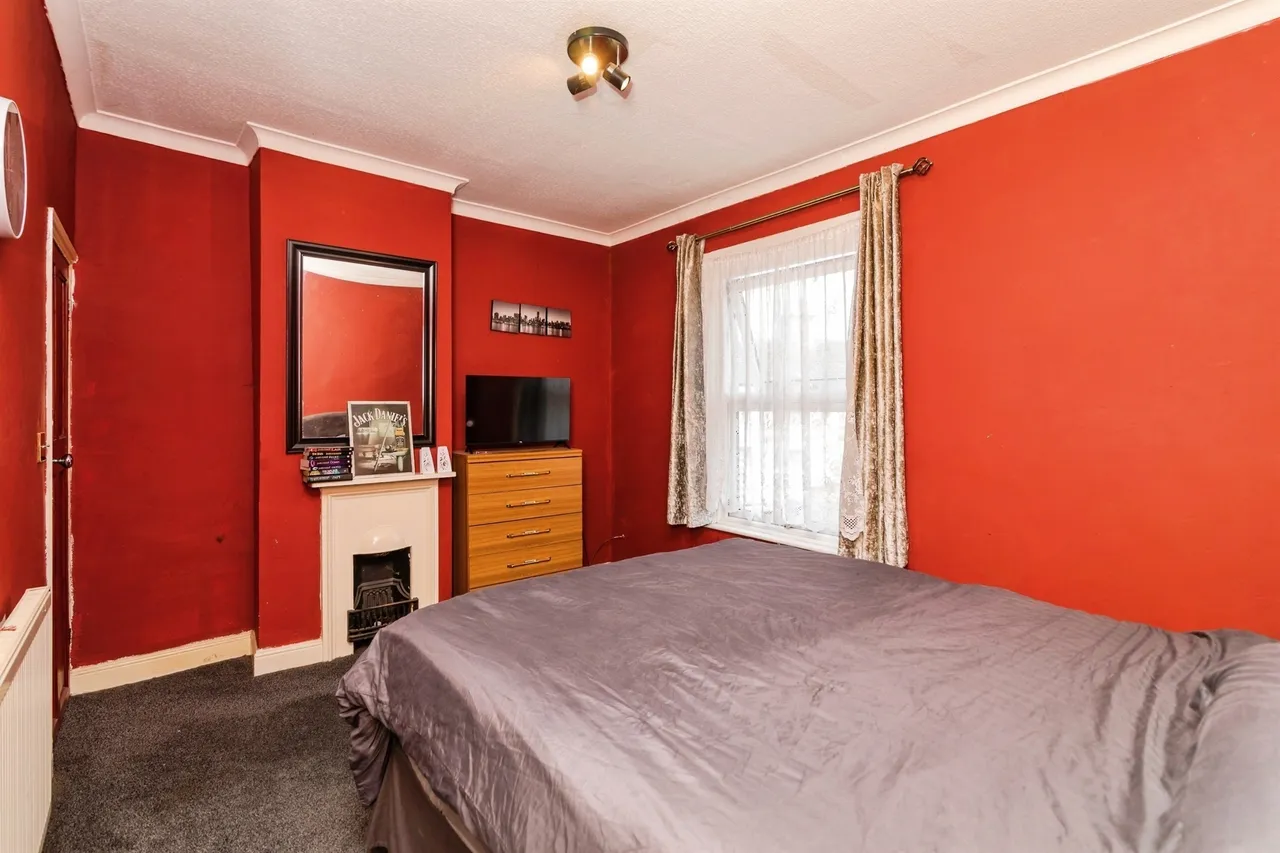 Lorne Park Road, LOWESTOFT, photo 11