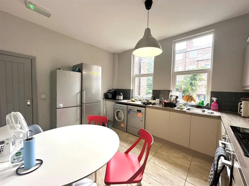 Clarendon Road, Whalley Range M16, photo 5