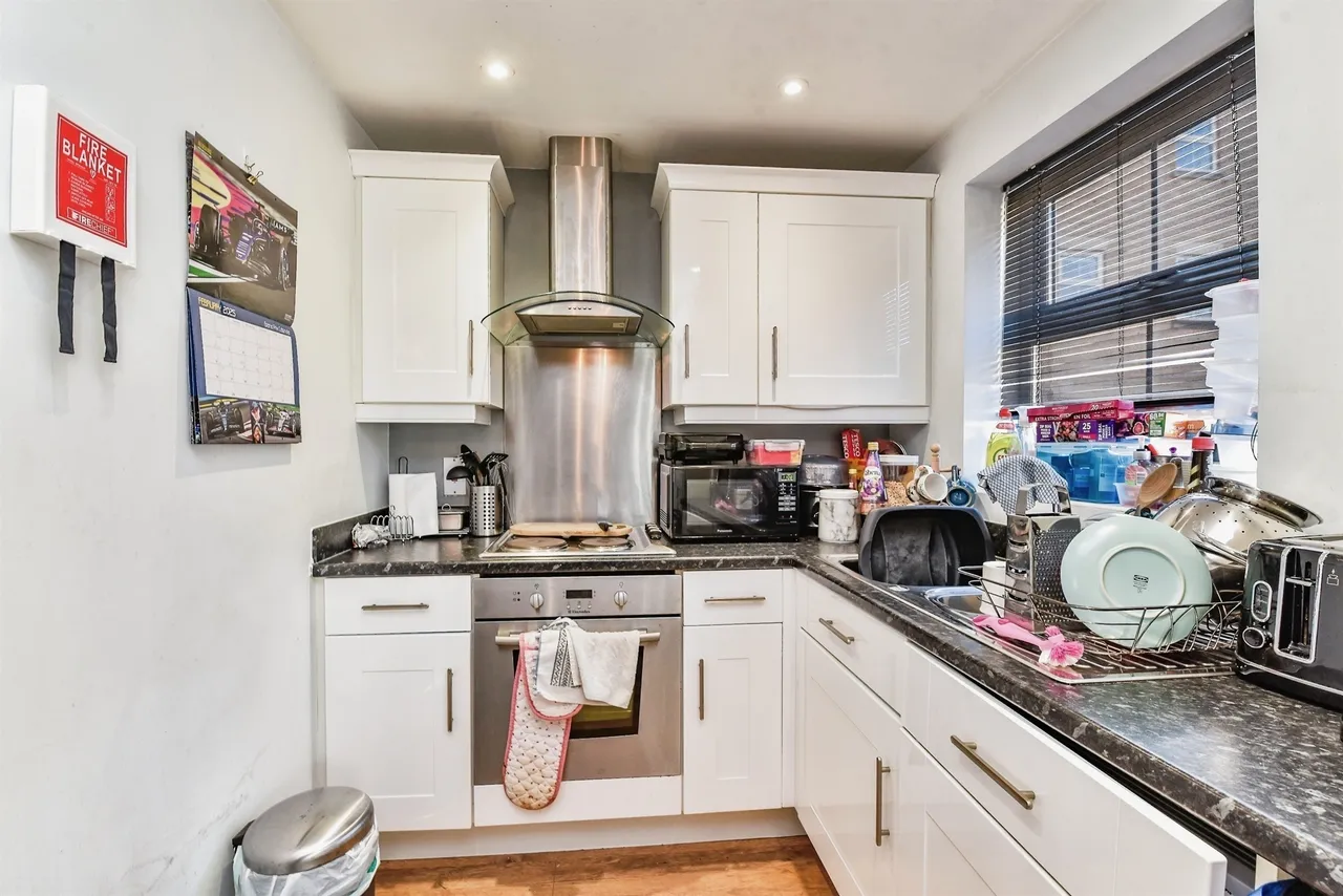 Nuthatch Road, Calne, photo 9