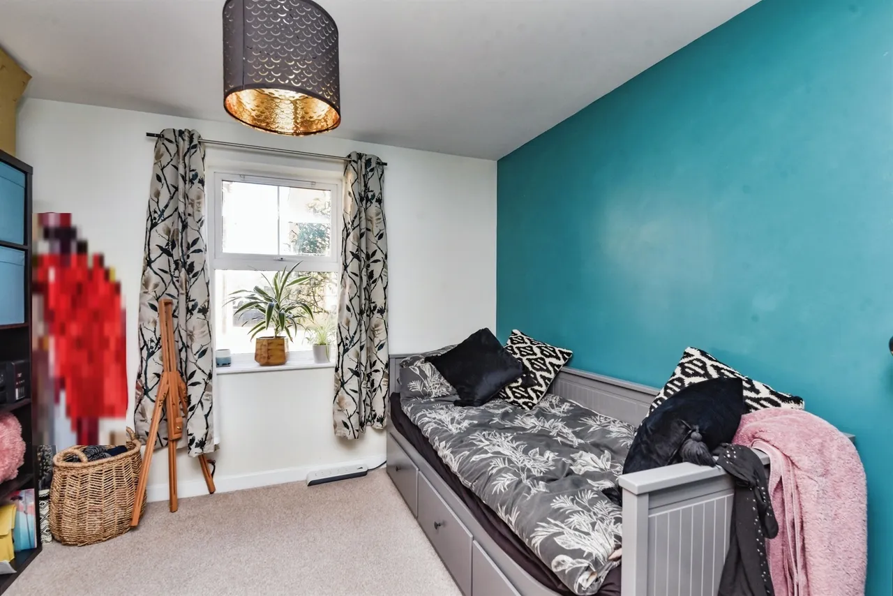 Nuthatch Road, Calne, photo 12
