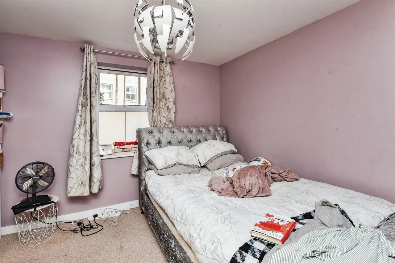 Nuthatch Road, Calne, photo 10