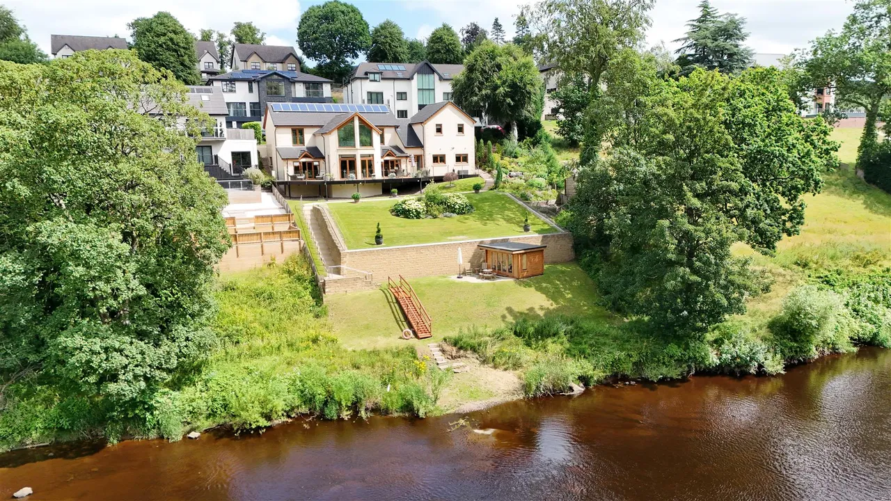 4 bed house for sale — Clydebrae Drive, Bothwell, Glasgow, Lanarkshire, G71 8SB