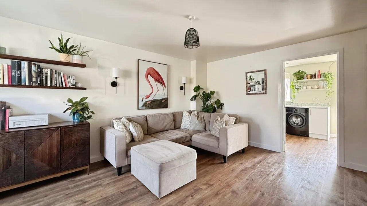 Hatherall Drive, Chippenham, photo 3