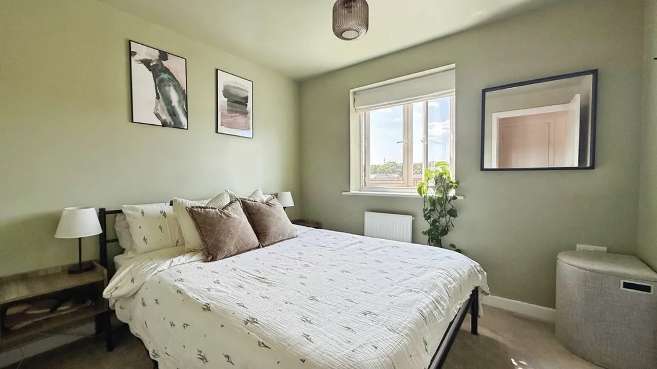Hatherall Drive, Chippenham, photo 12
