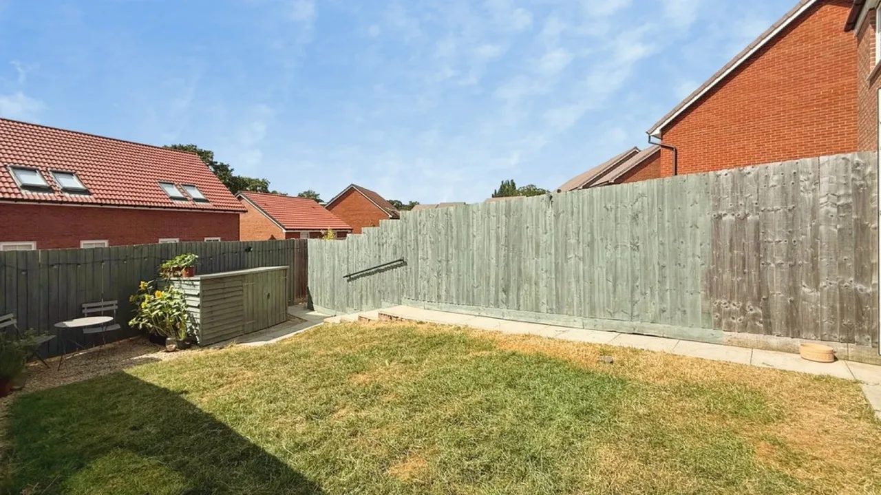 Hatherall Drive, Chippenham, photo 2