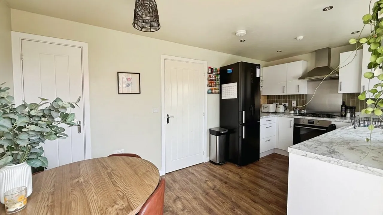 Hatherall Drive, Chippenham, photo 6