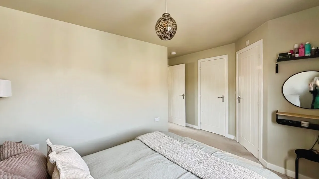 Hatherall Drive, Chippenham, photo 10