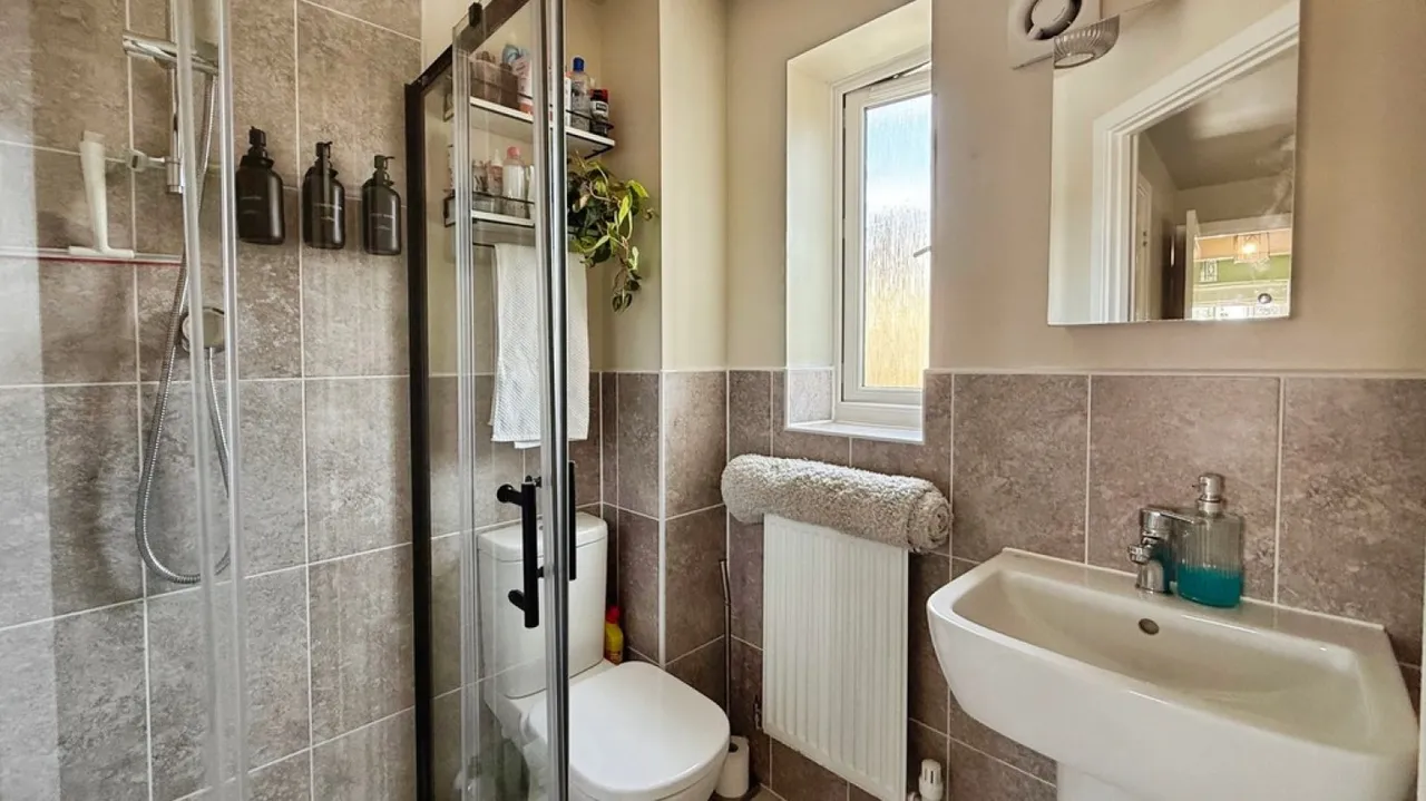 Hatherall Drive, Chippenham, photo 11