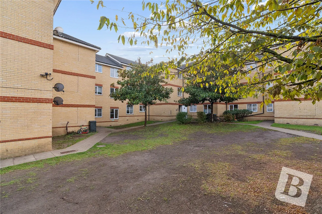 Timberlog Lane, Basildon, SS14, photo 8