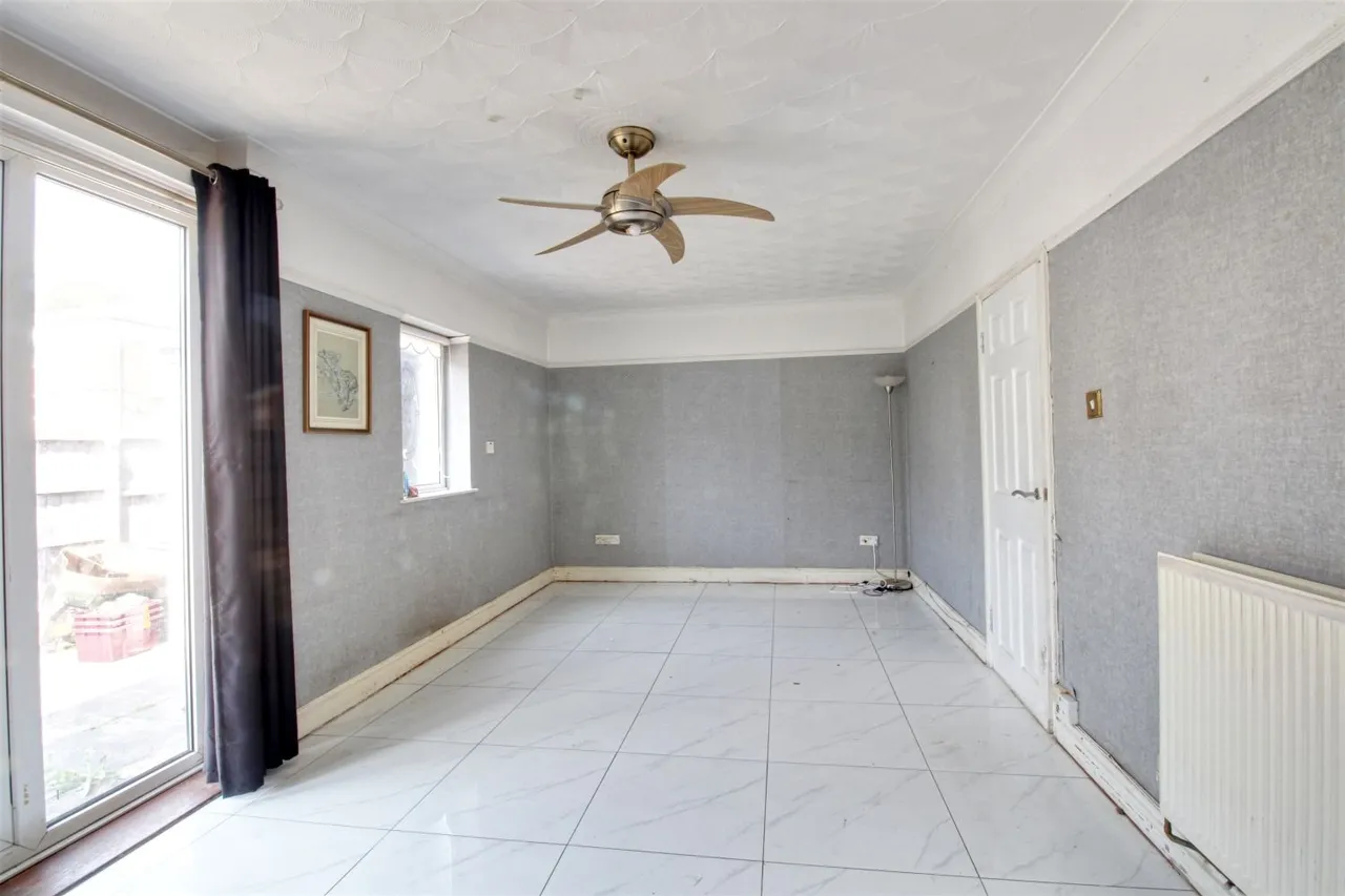 Dee Court, Liverpool, L25, photo 4