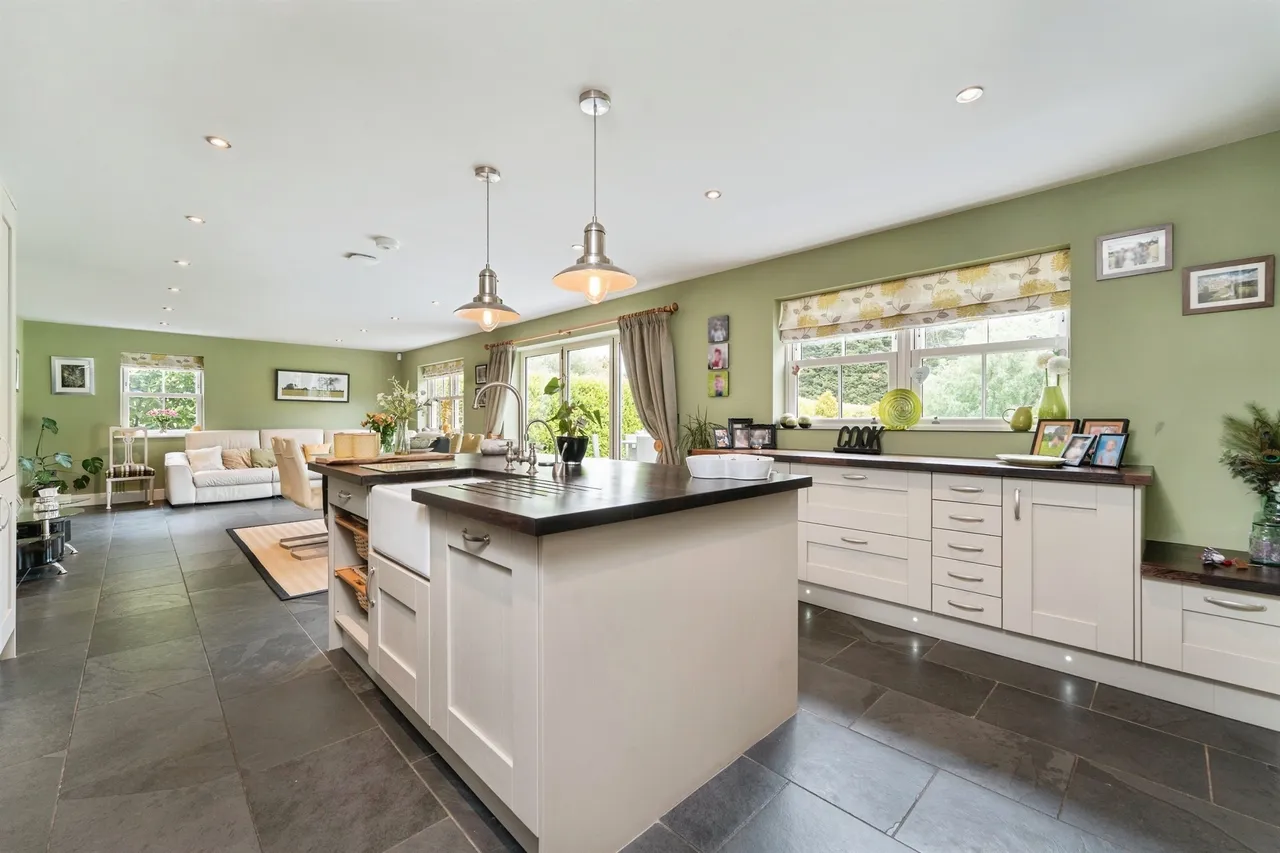 New Woods Drive, March, PE15, photo 6