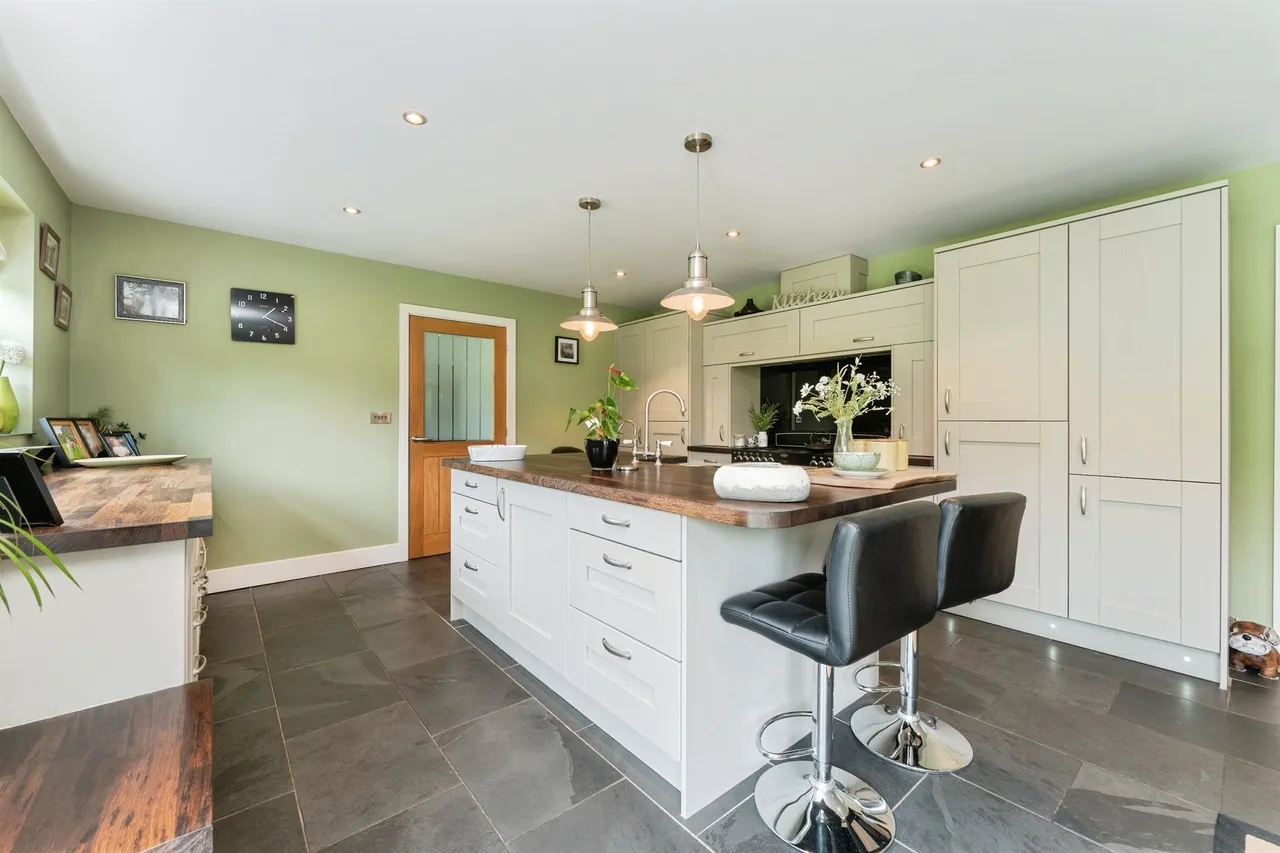 New Woods Drive, March, PE15, photo 4