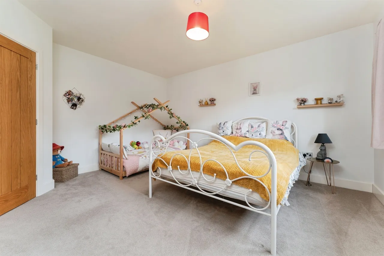 New Woods Drive, March, PE15, photo 14