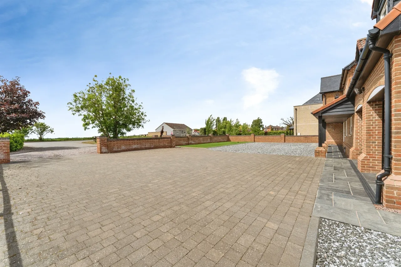 New Woods Drive, March, PE15, photo 29