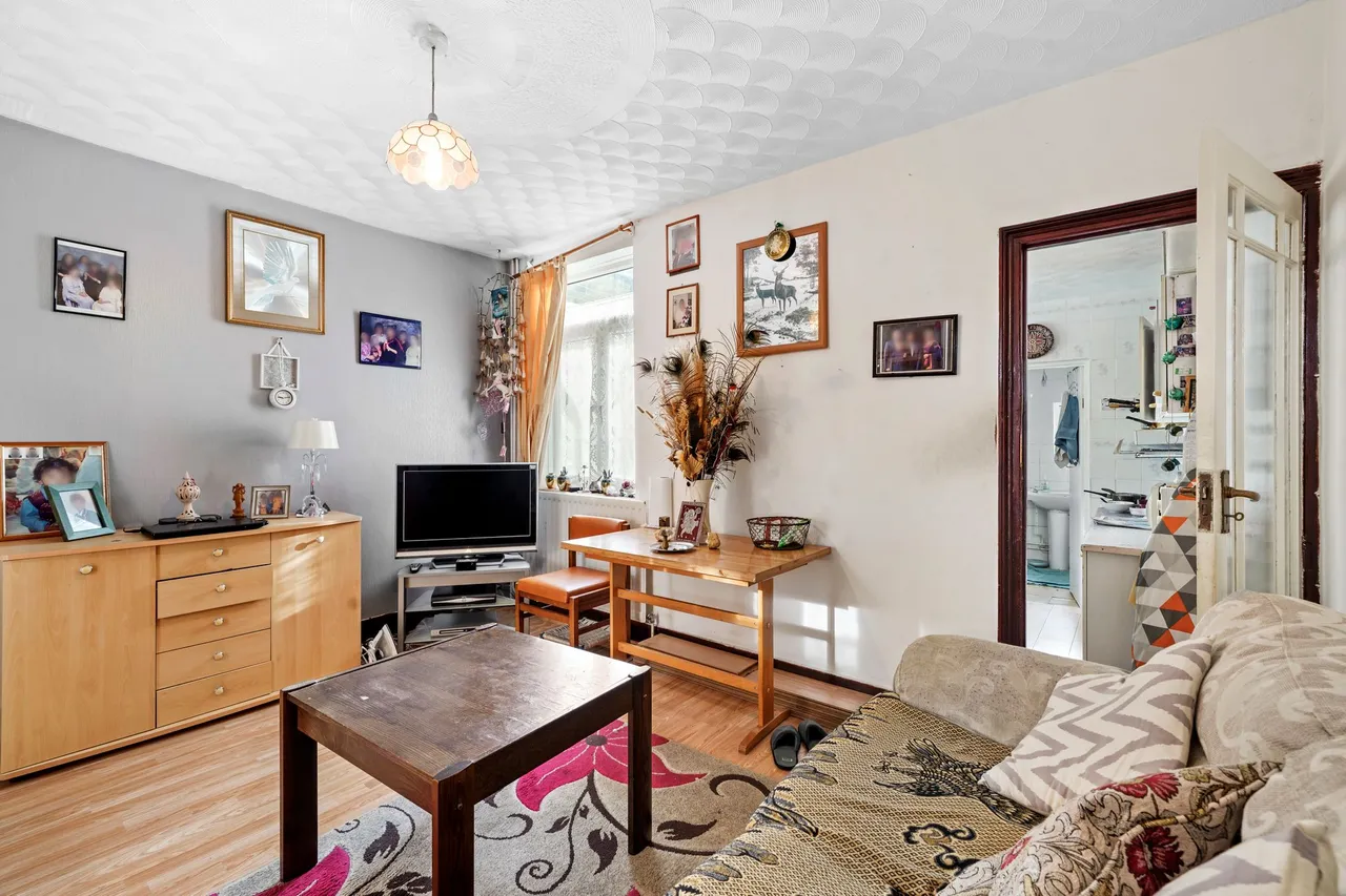 Waghorn Street, Chatham, Kent, ME4 5LT, photo 2