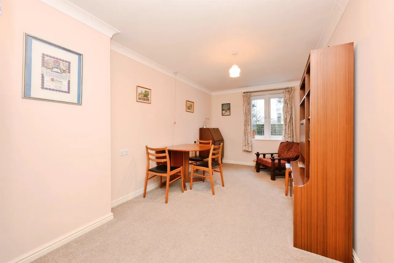 Brocket Road, Hoddesdon, photo 6