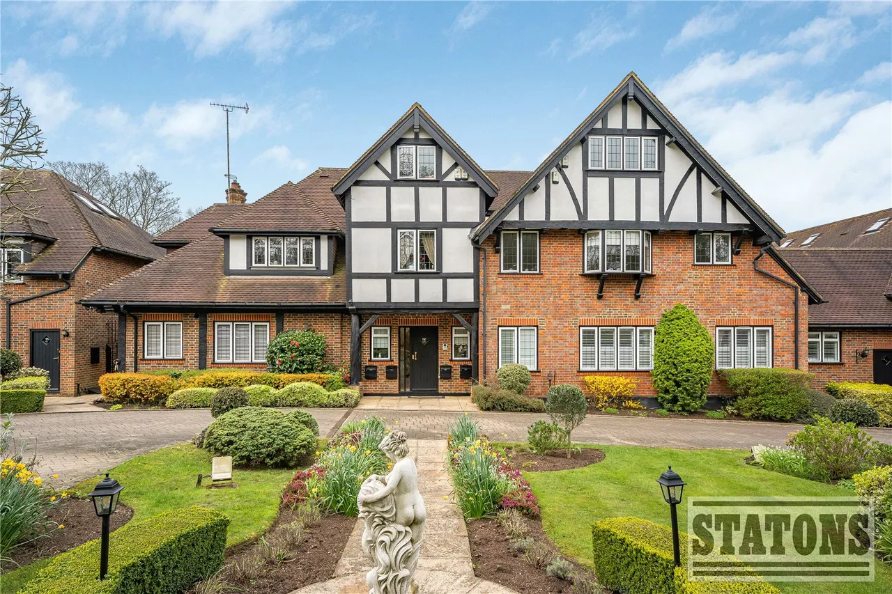 2 bed flat for sale — Cockfosters Road, Barnet, EN4 0JT
