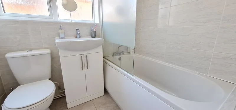 Willingale Avenue, Rayleigh, Essex, SS6 9HD, photo 10