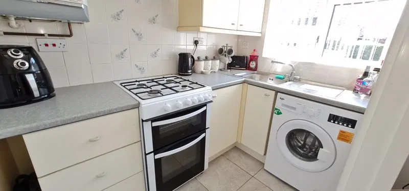 Willingale Avenue, Rayleigh, Essex, SS6 9HD, photo 6