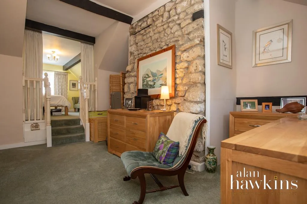 Bradenstoke, SN15, photo 11