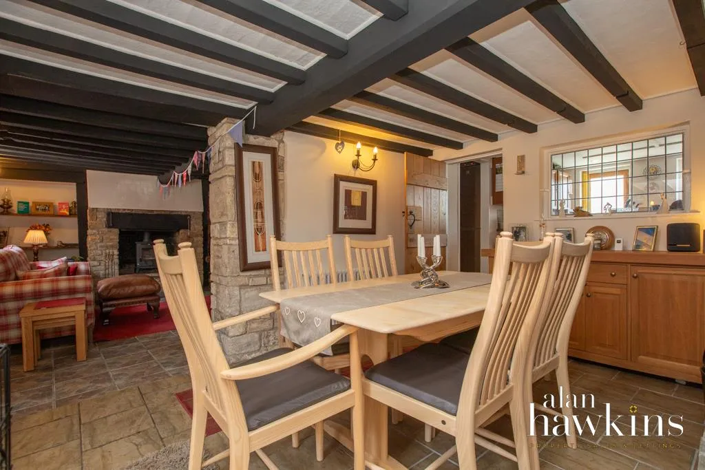 Bradenstoke, SN15, photo 4