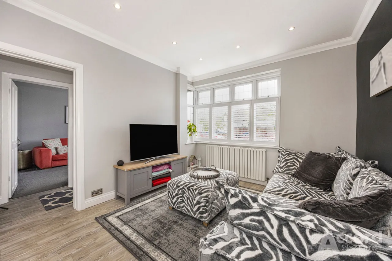 Deveron Way, Romford, RM1, photo 3