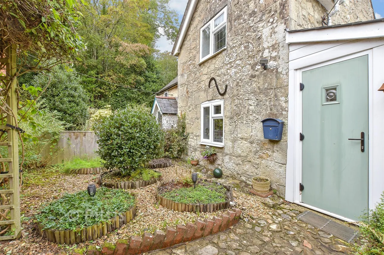 High Street, Ventnor, PO38, photo 13