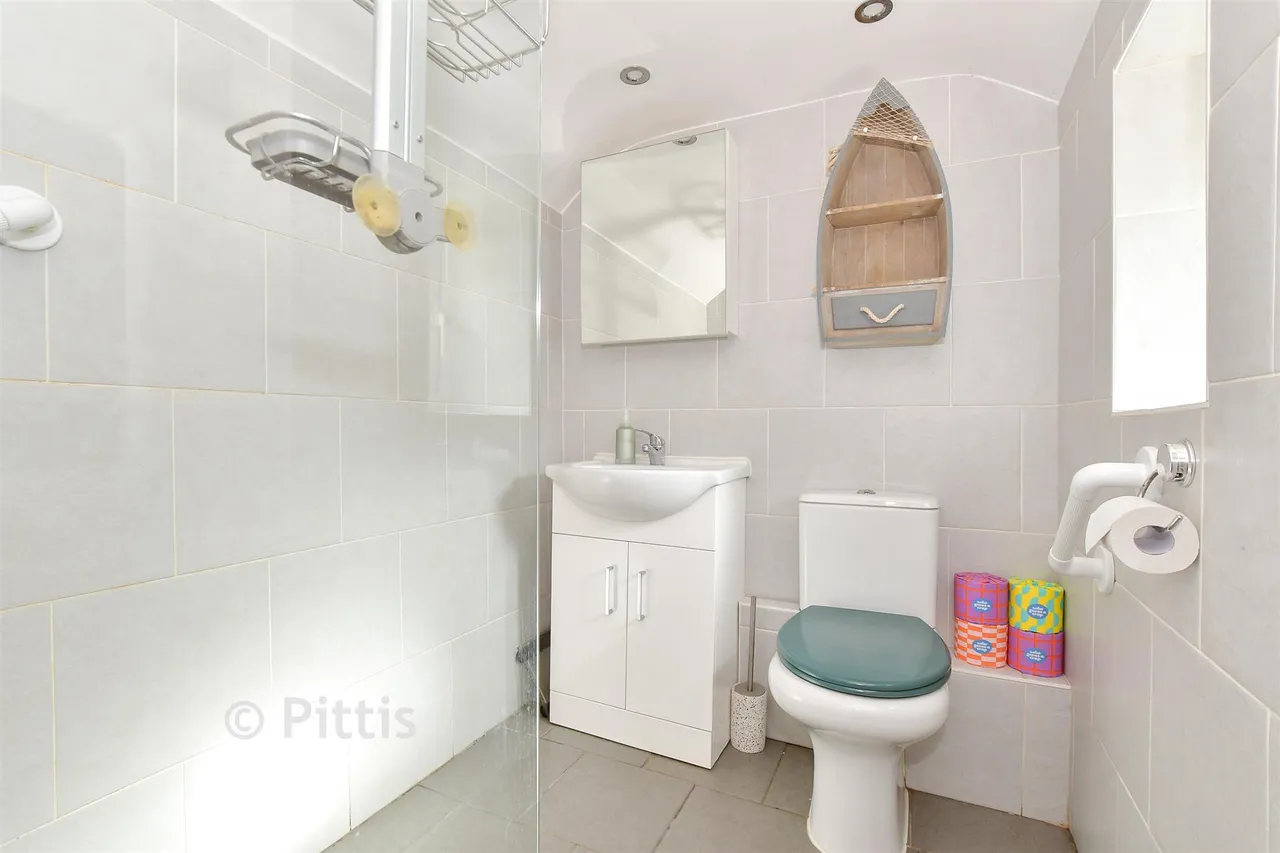 High Street, Ventnor, PO38, photo 5