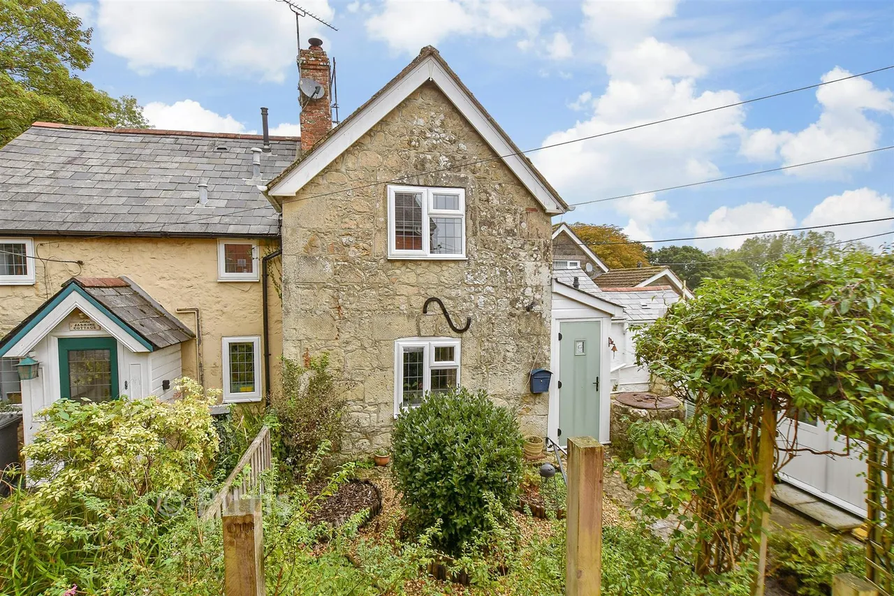 2 bed character property for sale, High Street, Ventnor, PO38