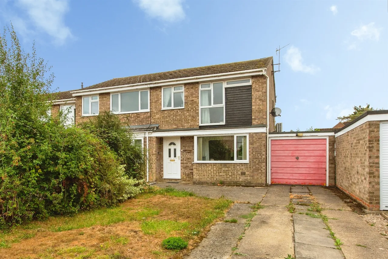 3 bed house for sale — Bramley Way, Hardwick, Cambridge