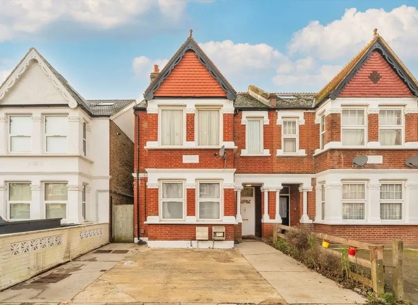 1 bed flat for sale — Melbourne Avenue, West Ealing, W13