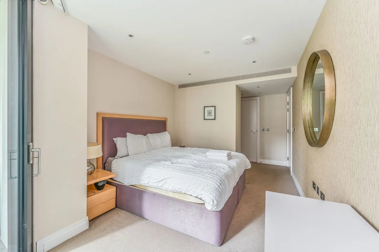 Apartment 92, 3 Riverlight Quay, London, photo 5