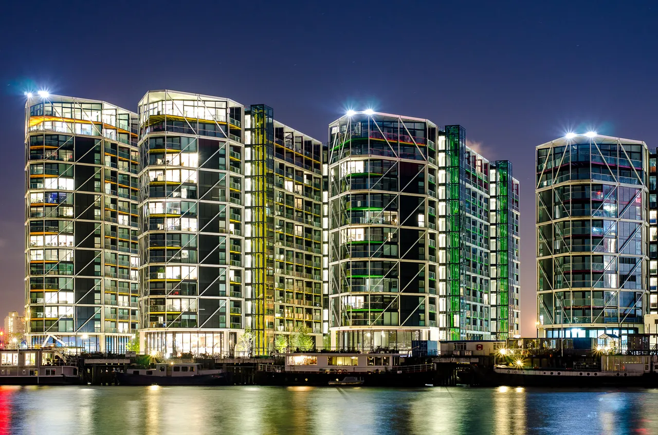 2 bed flat for sale — Apartment 92, 3 Riverlight Quay, London