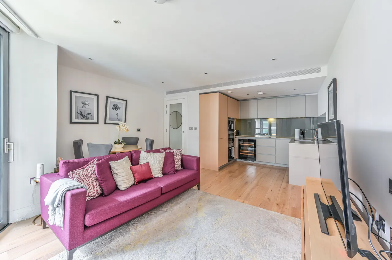 Apartment 92, 3 Riverlight Quay, London, photo 9
