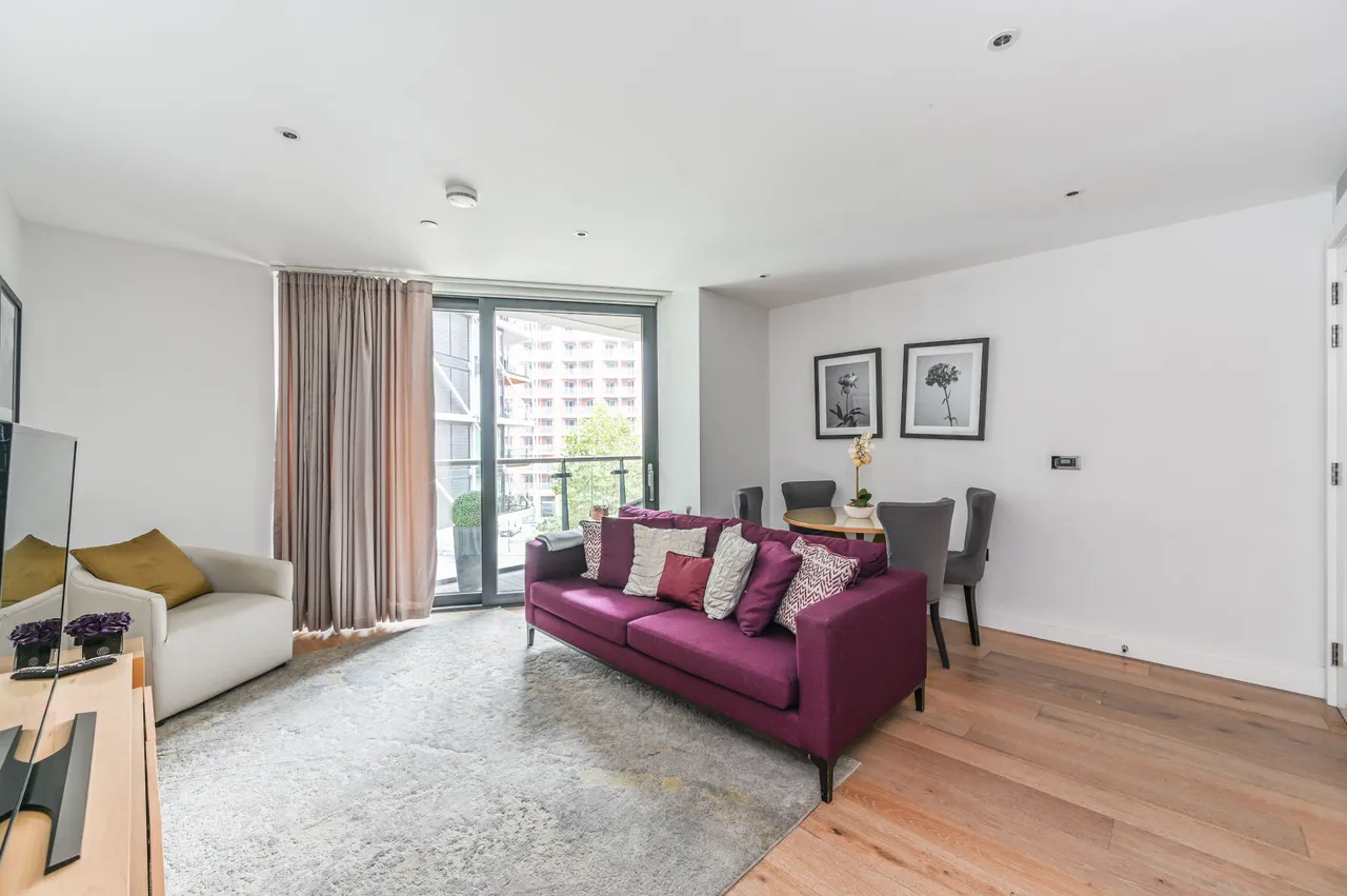 Apartment 92, 3 Riverlight Quay, London, photo 2