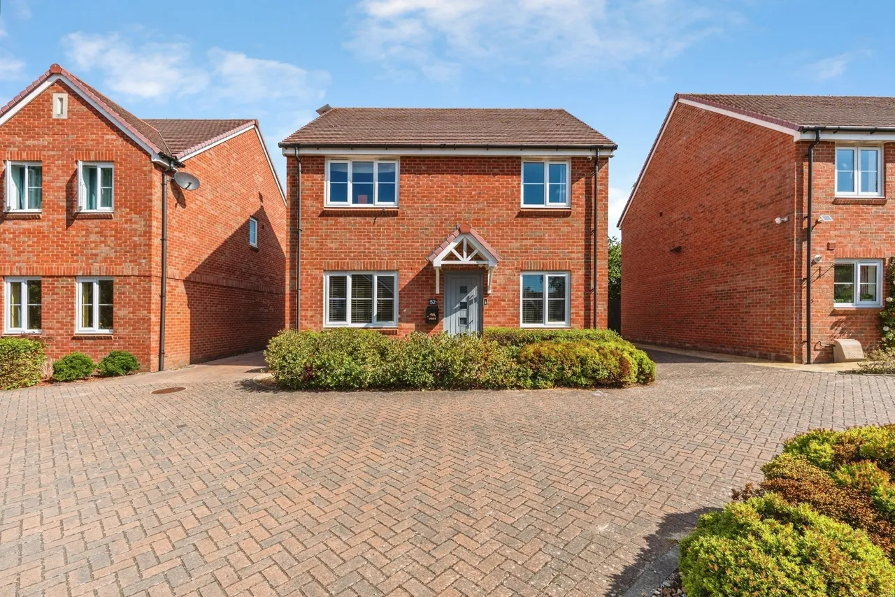 4 bed house for sale, Baddesley Close, North Baddesley, SO52