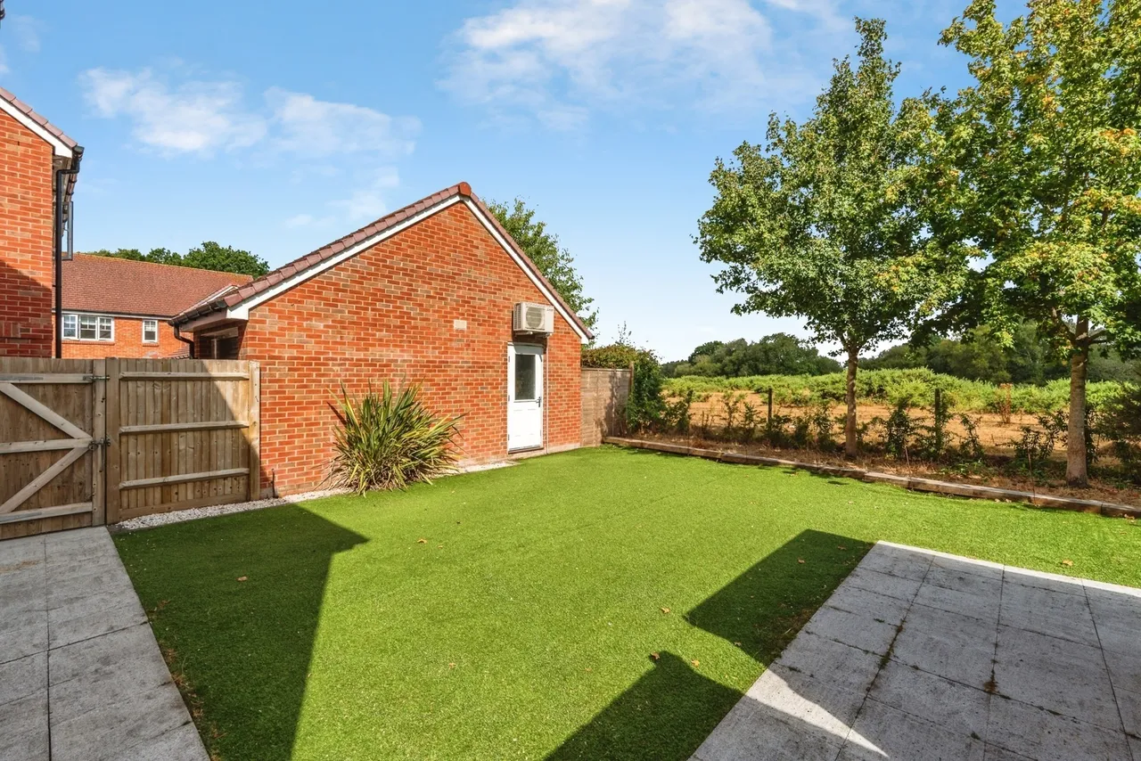 Baddesley Close, North Baddesley, SO52, photo 21