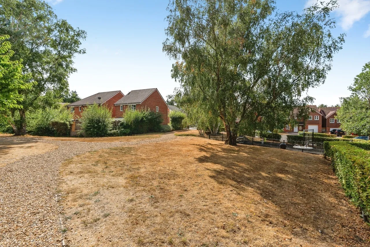 Baddesley Close, North Baddesley, SO52, photo 19