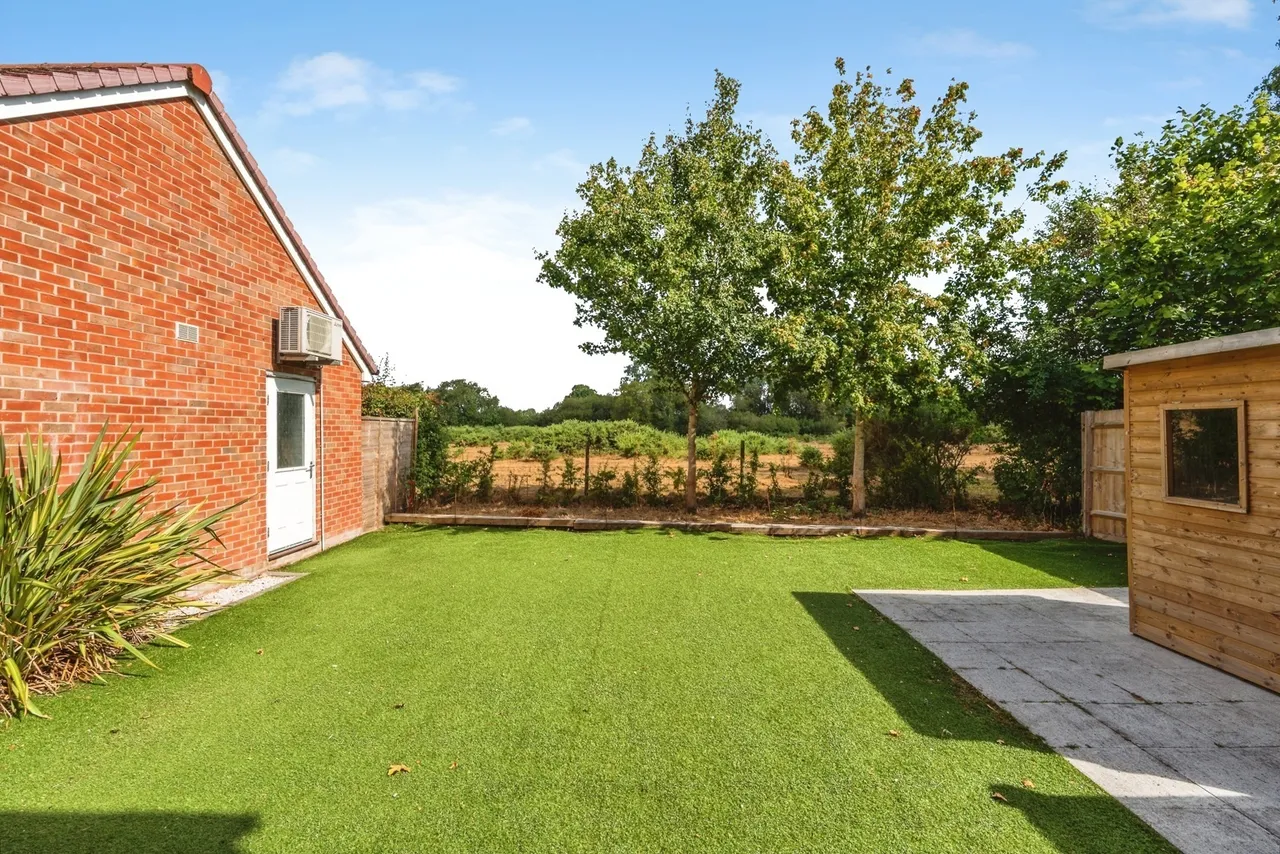 Baddesley Close, North Baddesley, SO52, photo 22
