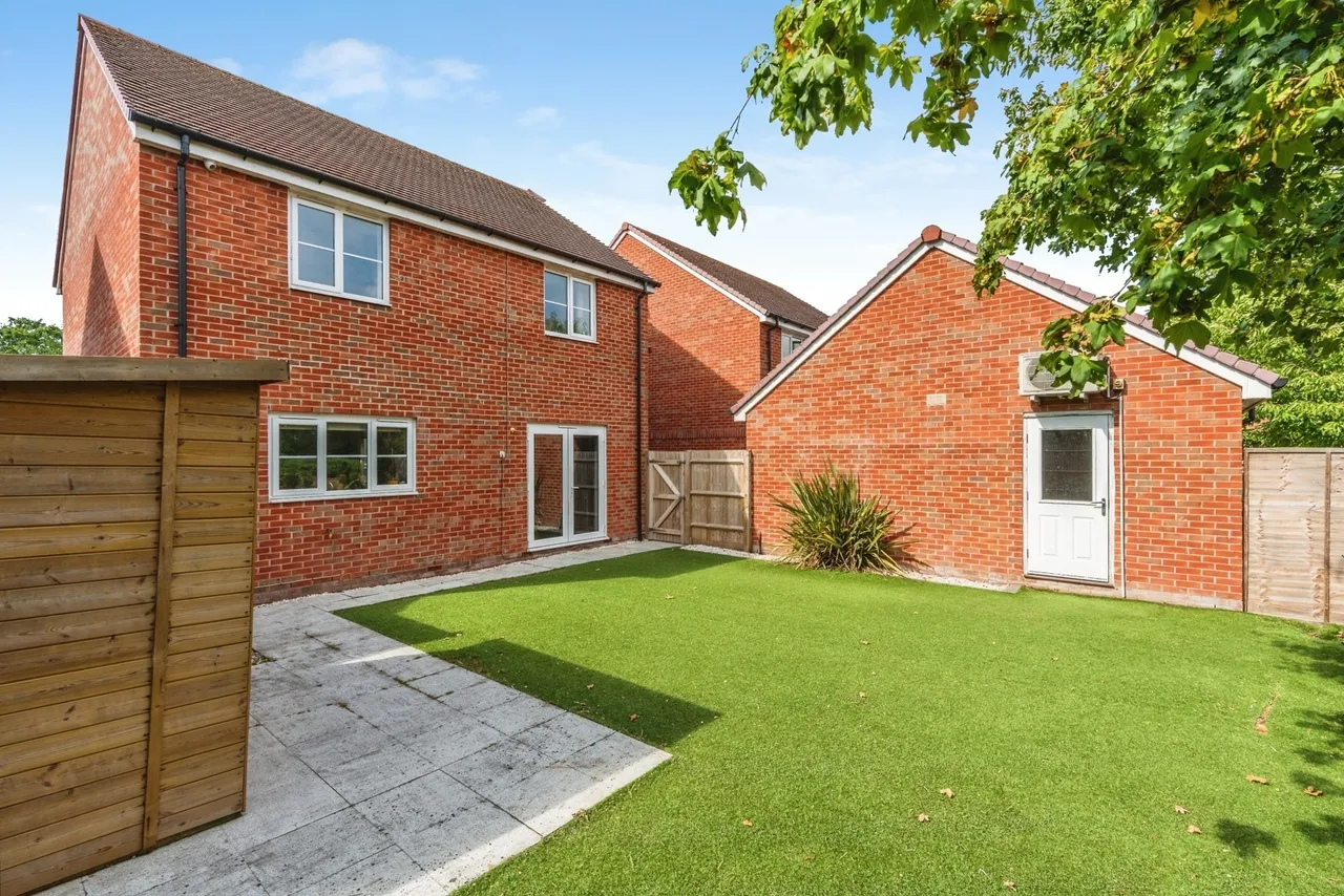 Baddesley Close, North Baddesley, SO52, photo 25