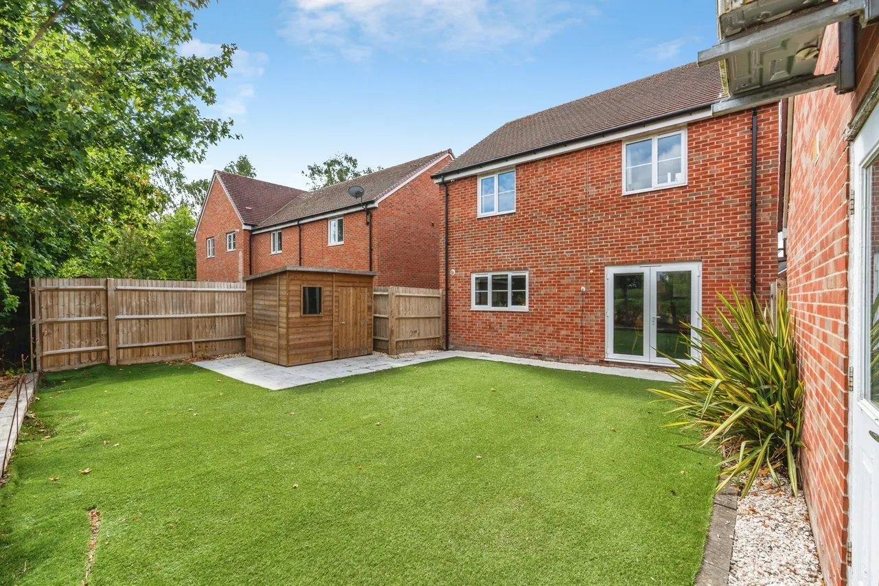 Baddesley Close, North Baddesley, SO52, photo 24