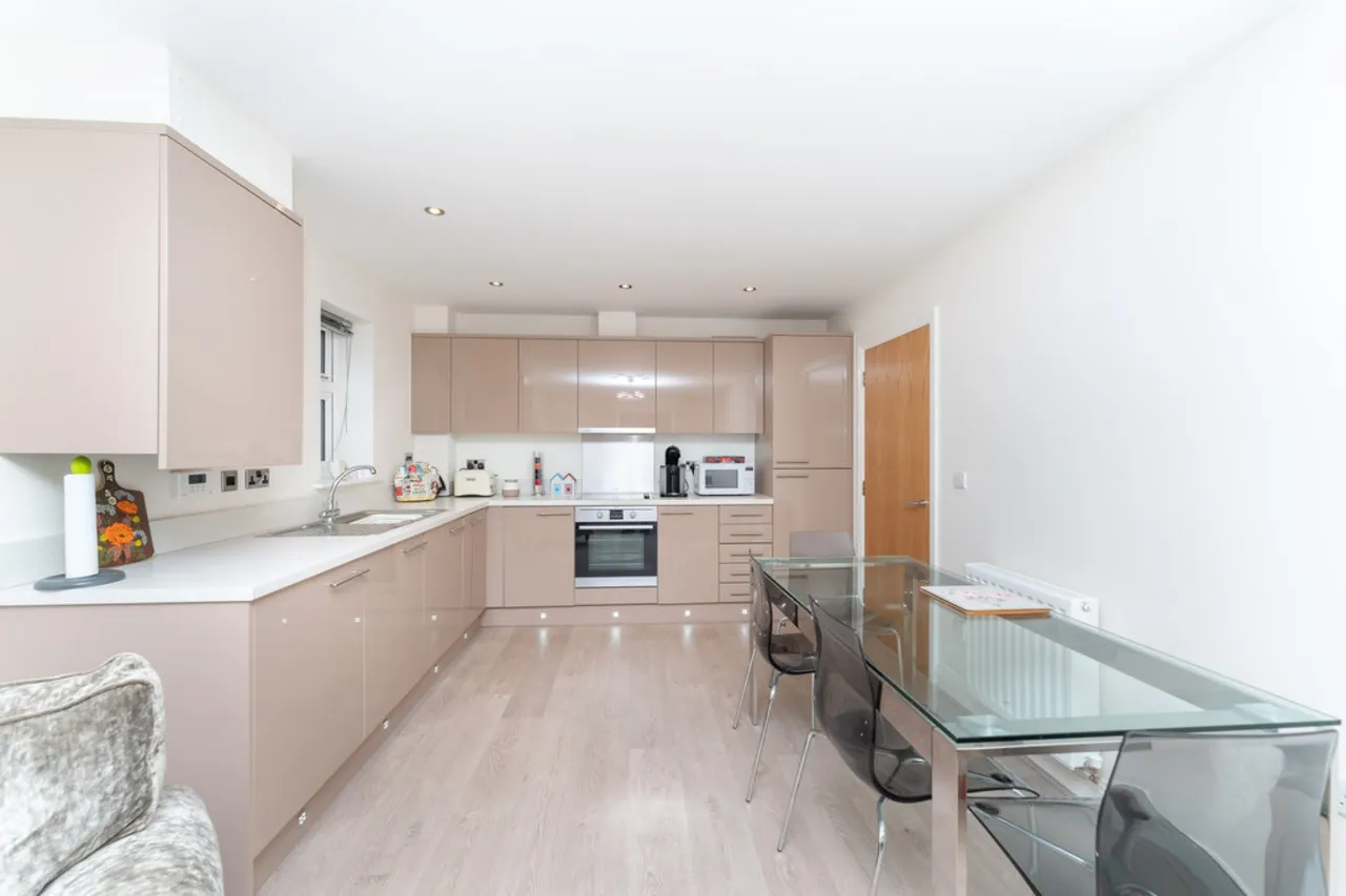 Maplewood Court, Ashford, photo 2