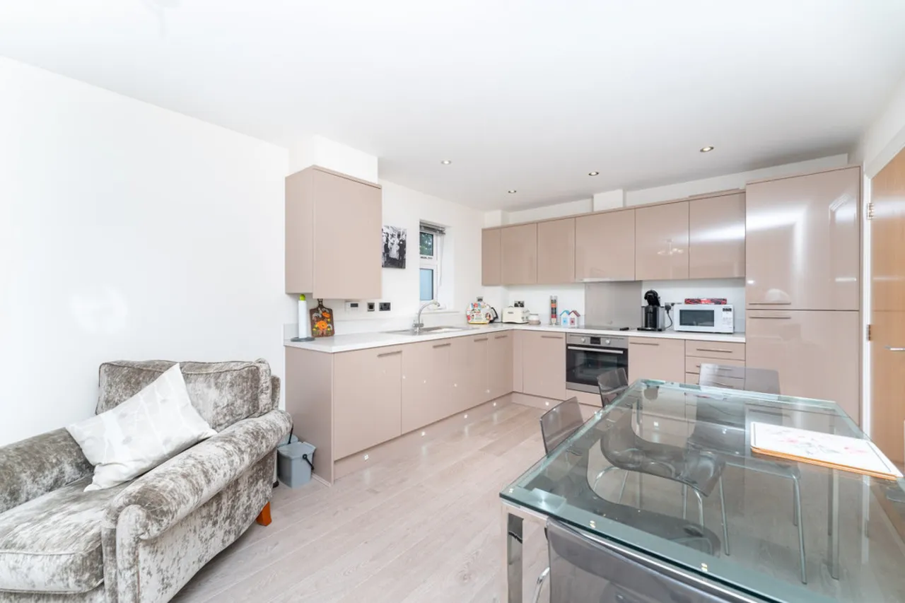 Maplewood Court, Ashford, photo 5