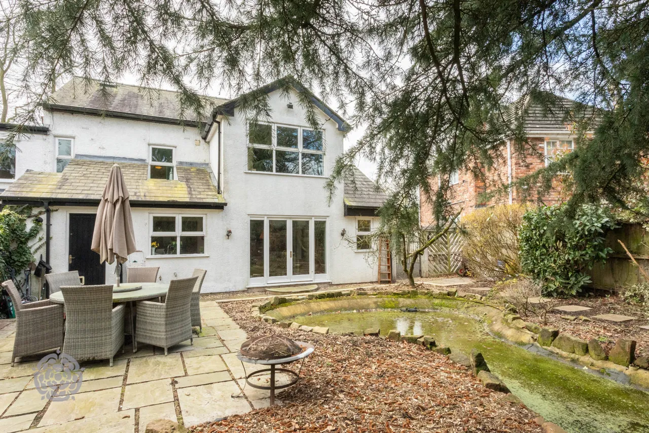 5 bed house for sale — Holly Lodge Sandy Lane, Croft, Warrington, WA3 7BW