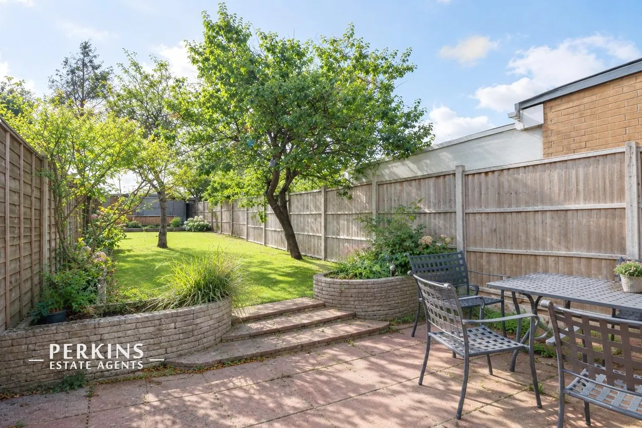 Ferrymead Avenue, Greenford, UB6, photo 9